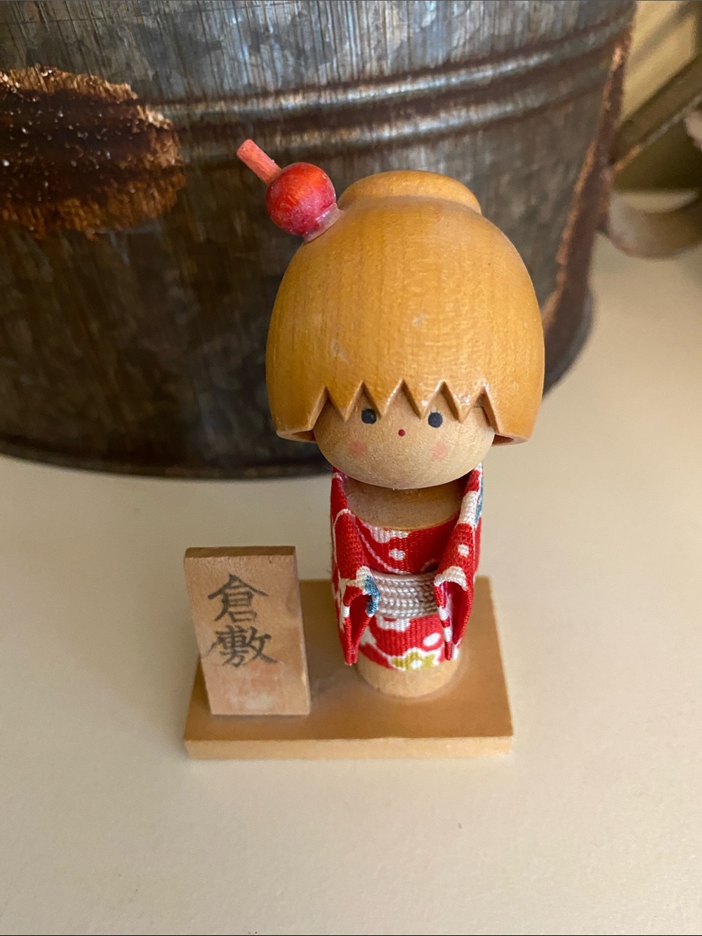 Hand-Painted Vintage Japanese Kokeshi Dolls - Natural Wood & Red Accents - Picture 4 of 7